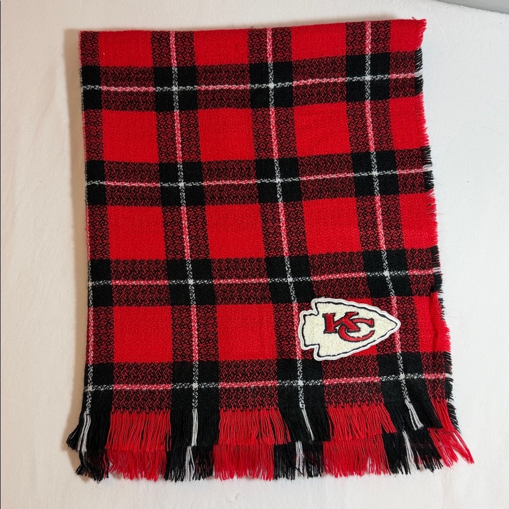 LITTLE EARTH Kansas City Chiefs Plaid Blanket Scarf Red and Black . - Picture 5 of 7